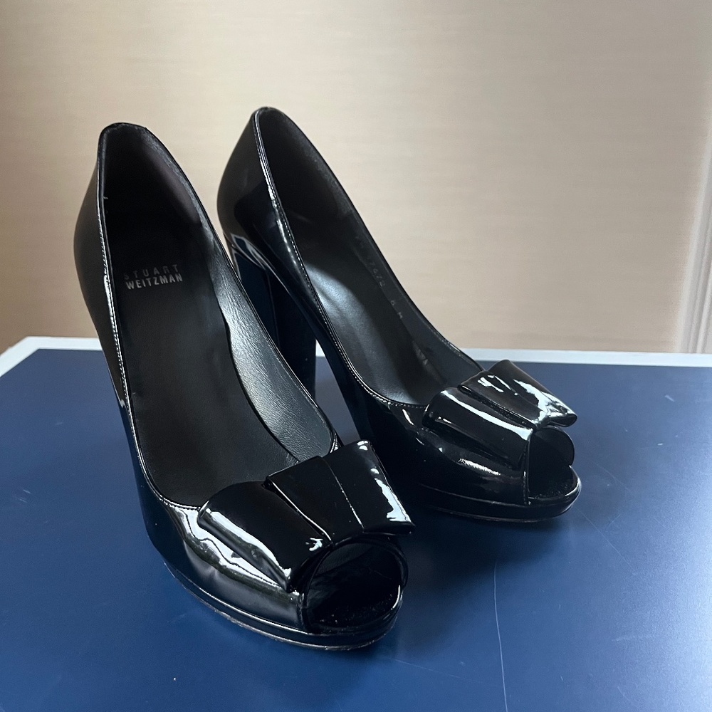 Stuart Weitzman Pantent Leather Pumps